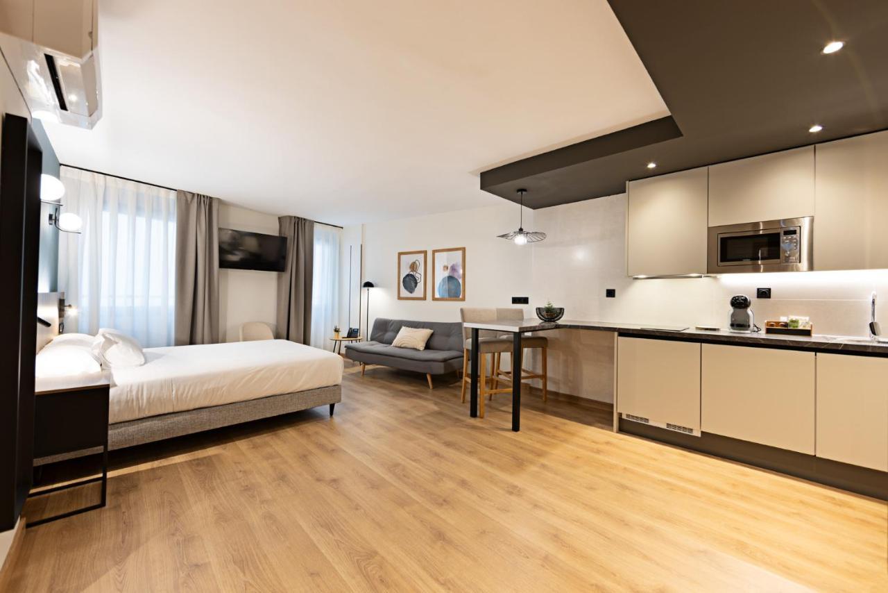 Colon 27 Aparthotel Palencia Exterior photo