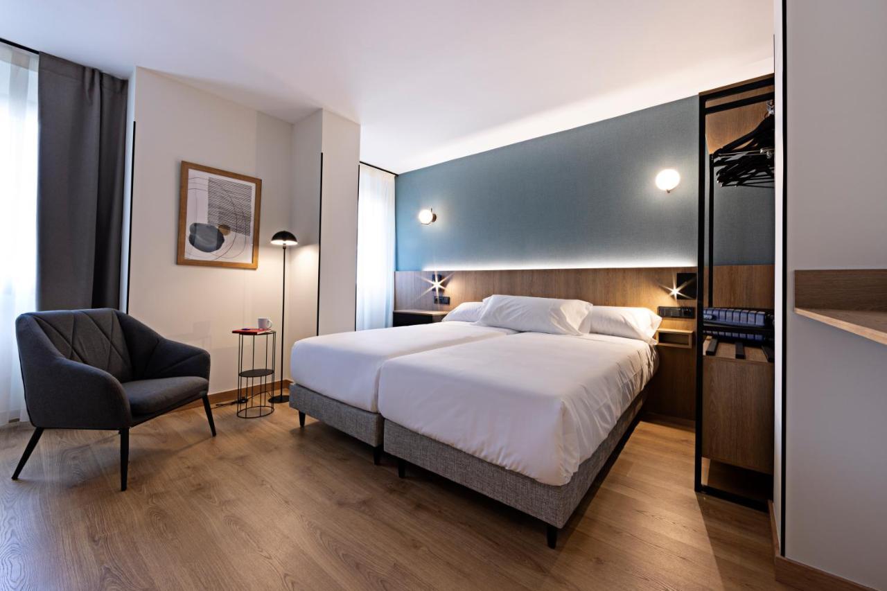 Colon 27 Aparthotel Palencia Exterior photo
